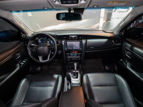 TOYOTA Hilux SW4 2.8 4P SRX 4X4 TURBO DIESEL AUTOM�TICO, Foto 12