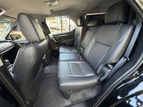 TOYOTA Hilux SW4 2.8 4P SRX 4X4 TURBO DIESEL AUTOM�TICO, Foto 15