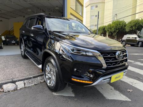 TOYOTA Hilux SW4 2.8 4P SRX 4X4 TURBO DIESEL AUTOM�TICO, Foto 8