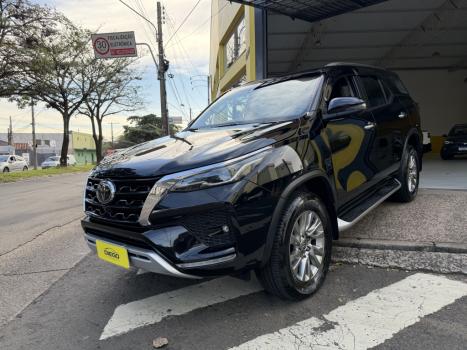 TOYOTA Hilux SW4 2.8 4P SRX 4X4 TURBO DIESEL AUTOM�TICO, Foto 1