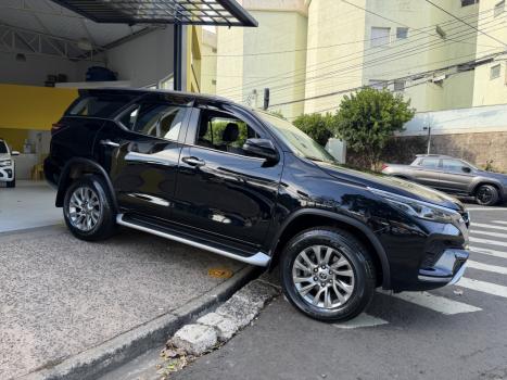 TOYOTA Hilux SW4 2.8 4P SRX 4X4 TURBO DIESEL AUTOM�TICO, Foto 7