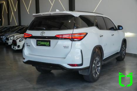TOYOTA Hilux SW4 2.8 16V 4P SRX PLATINUM 4X4 7 LUGARES TURBO DIESEL AUTOM�TICO, Foto 6