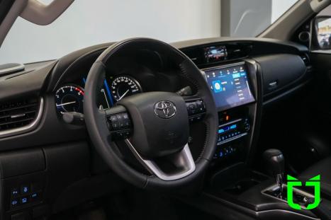 TOYOTA Hilux SW4 2.8 16V 4P SRX PLATINUM 4X4 7 LUGARES TURBO DIESEL AUTOM�TICO, Foto 16