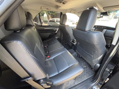 TOYOTA Hilux SW4 2.8 16V 4P SRX 4X4 7 LUGARES TURBO DIESEL AUTOM�TICO, Foto 14