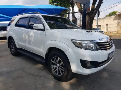 TOYOTA Hilux SW4 3.0 16V 4P SRV 4X4 TURBO DIESEL AUTOMÁTICO, Foto 5 TOYOTA Hilux SW4 3.0 16V 4P SRV 4X4 TURBO DIESEL AUTOMÁTICO, Foto 5