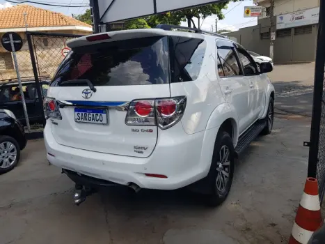 TOYOTA Hilux SW4 3.0 16V 4P SRV 4X4 TURBO DIESEL AUTOMÁTICO, Foto 6 TOYOTA Hilux SW4 3.0 16V 4P SRV 4X4 TURBO DIESEL AUTOMÁTICO, Foto 6