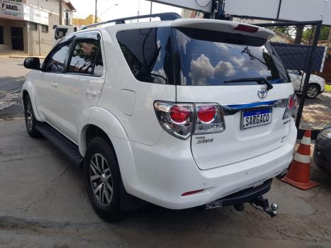 TOYOTA Hilux SW4 3.0 16V 4P SRV 4X4 TURBO DIESEL AUTOMÁTICO, Foto 8 TOYOTA Hilux SW4 3.0 16V 4P SRV 4X4 TURBO DIESEL AUTOMÁTICO, Foto 8