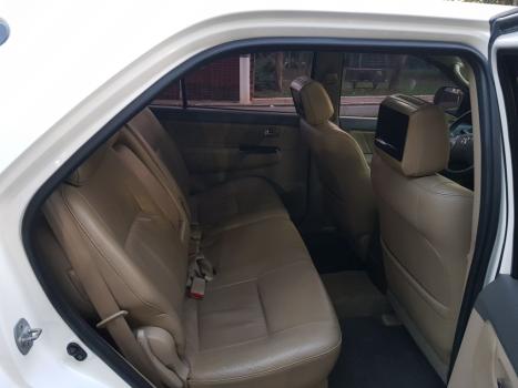 TOYOTA Hilux SW4 3.0 16V 4P SRV 4X4 TURBO DIESEL AUTOMÁTICO, Foto 11 TOYOTA Hilux SW4 3.0 16V 4P SRV 4X4 TURBO DIESEL AUTOMÁTICO, Foto 11