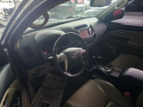 TOYOTA Hilux SW4 3.0 16V 4P SRV 4X4 TURBO DIESEL AUTOMTICO, Foto 3