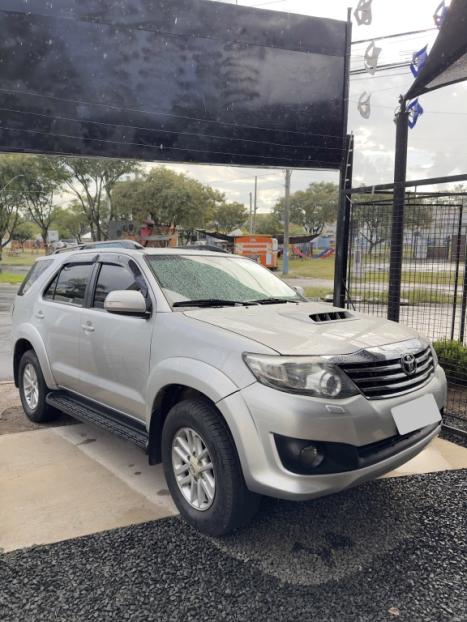 TOYOTA Hilux SW4 3.0 16V 4P SRV 4X4 TURBO DIESEL AUTOM�TICO, Foto 1