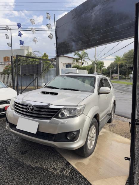 TOYOTA Hilux SW4 3.0 16V 4P SRV 4X4 TURBO DIESEL AUTOM�TICO, Foto 2