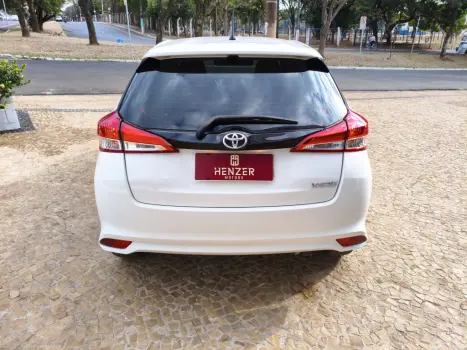 TOYOTA Yaris Hatch 1.5 16V 4P FLEX XL PLUS CONNECT MULTIDRIVE AUTOMTICO CVT, Foto 8