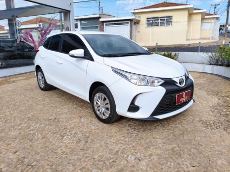 TOYOTA Yaris Hatch 1.5 16V 4P FLEX XL PLUS CONNECT MULTIDRIVE AUTOMTICO CVT, Foto 2