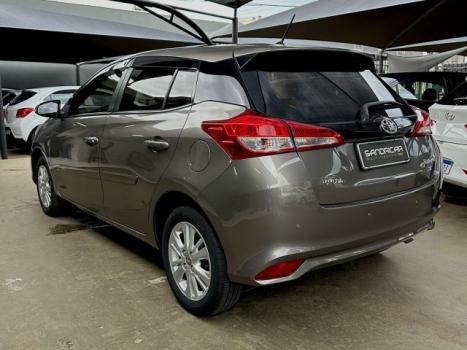 TOYOTA Yaris Hatch 1.3 16V 4P FLEX XL PLUS TECH MULTIDRIVE AUTOM�TICO CVT, Foto 3