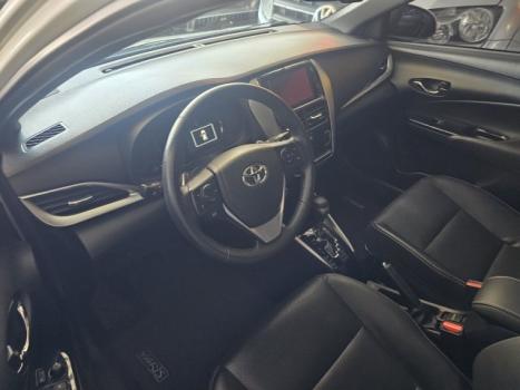 TOYOTA Yaris Hatch 1.5 16V 4P FLEX XLS MULTIDRIVE AUTOMTICO CVT, Foto 2