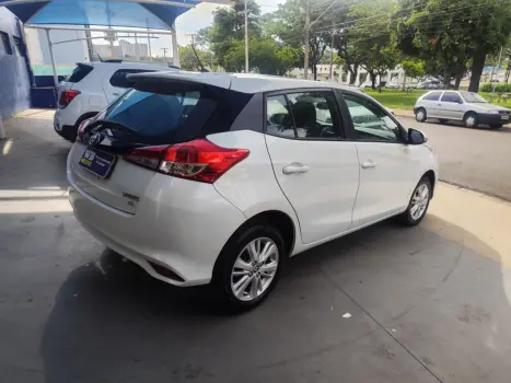 TOYOTA Yaris Hatch 1.3 16V 4P FLEX XL MULTIDRIVE AUTOMTICO CVT, Foto 16