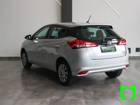 TOYOTA Yaris Hatch 1.3 16V 4P FLEX XL MULTIDRIVE AUTOM�TICO CVT, Foto 4