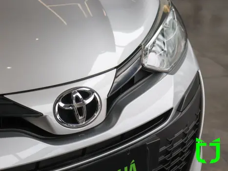 TOYOTA Yaris Hatch 1.3 16V 4P FLEX XL MULTIDRIVE AUTOM�TICO CVT, Foto 7