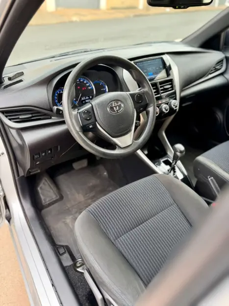 TOYOTA Yaris Hatch 1.3 16V 4P FLEX XL MULTIDRIVE AUTOM�TICO CVT, Foto 6