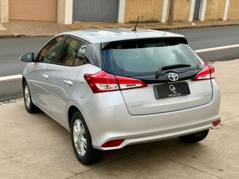 TOYOTA Yaris Hatch 1.3 16V 4P FLEX XL MULTIDRIVE AUTOM�TICO CVT, Foto 7