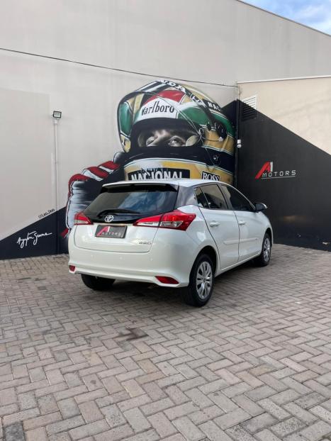 TOYOTA Yaris Hatch 1.3 16V 4P FLEX XL MULTIDRIVE AUTOM�TICO CVT, Foto 4