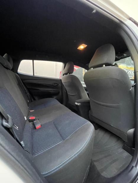 TOYOTA Yaris Hatch 1.3 16V 4P FLEX XL MULTIDRIVE AUTOM�TICO CVT, Foto 13