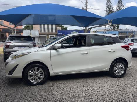 TOYOTA Yaris Hatch 1.3 16V 4P FLEX XL PLUS TECH MULTIDRIVE AUTOM�TICO CVT, Foto 2