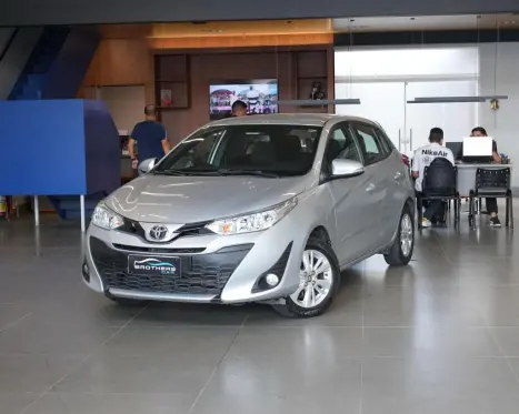 TOYOTA Yaris Hatch 1.3 16V 4P FLEX XL PLUS TECH MULTIDRIVE AUTOM�TICO CVT, Foto 3