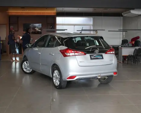 TOYOTA Yaris Hatch 1.3 16V 4P FLEX XL PLUS TECH MULTIDRIVE AUTOM�TICO CVT, Foto 7