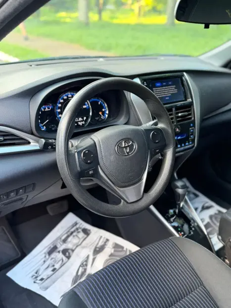 TOYOTA Yaris Hatch 1.3 16V 4P FLEX XL MULTIDRIVE AUTOM�TICO CVT, Foto 4