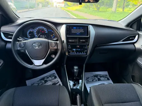 TOYOTA Yaris Hatch 1.3 16V 4P FLEX XL MULTIDRIVE AUTOM�TICO CVT, Foto 5