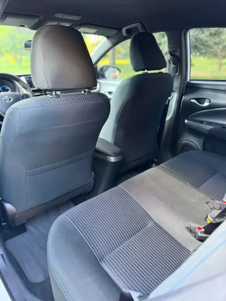 TOYOTA Yaris Hatch 1.3 16V 4P FLEX XL MULTIDRIVE AUTOM�TICO CVT, Foto 6