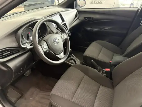 TOYOTA Yaris Hatch 1.5 16V 4P FLEX XL MULTIDRIVE AUTOM�TICO CVT, Foto 2