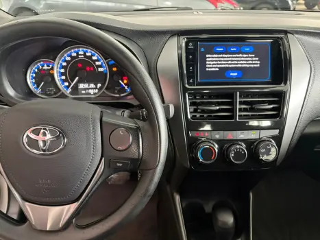 TOYOTA Yaris Hatch 1.5 16V 4P FLEX XL MULTIDRIVE AUTOM�TICO CVT, Foto 5