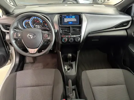 TOYOTA Yaris Hatch 1.5 16V 4P FLEX XL MULTIDRIVE AUTOM�TICO CVT, Foto 7