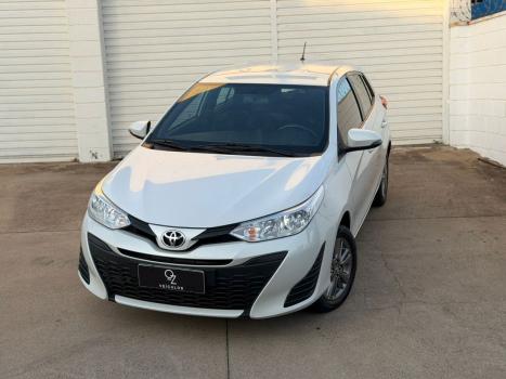 TOYOTA Yaris Hatch 1.5 16V 4P FLEX XL PLUS CONNECT MULTIDRIVE AUTOM�TICO CVT, Foto 2