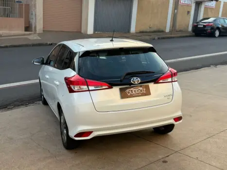 TOYOTA Yaris Hatch 1.5 16V 4P FLEX XL PLUS CONNECT MULTIDRIVE AUTOM�TICO CVT, Foto 7