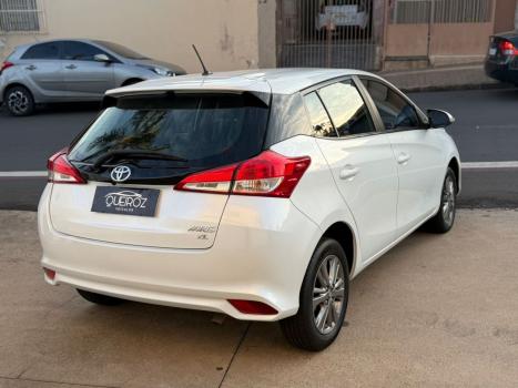 TOYOTA Yaris Hatch 1.5 16V 4P FLEX XL PLUS CONNECT MULTIDRIVE AUTOM�TICO CVT, Foto 8