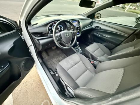 TOYOTA Yaris Hatch 1.3 16V 4P FLEX XL MULTIDRIVE AUTOM�TICO CVT, Foto 5