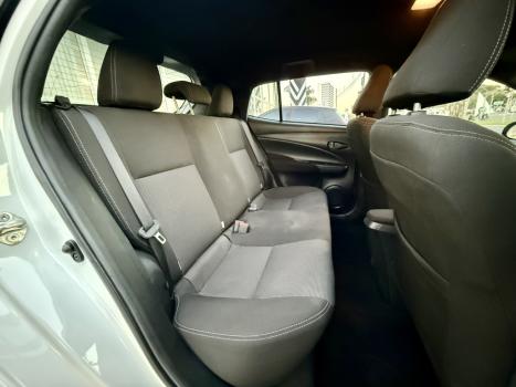 TOYOTA Yaris Hatch 1.3 16V 4P FLEX XL MULTIDRIVE AUTOM�TICO CVT, Foto 11