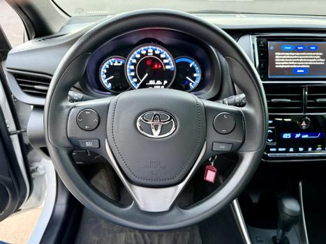 TOYOTA Yaris Hatch 1.3 16V 4P FLEX XL MULTIDRIVE AUTOM�TICO CVT, Foto 6