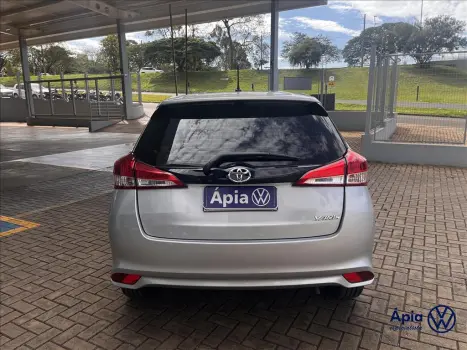 TOYOTA Yaris Hatch 1.5 16V 4P FLEX XL MULTIDRIVE AUTOM�TICO CVT, Foto 6