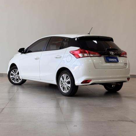 TOYOTA Yaris Hatch 1.5 16V 4P FLEX XL PLUS CONNECT MULTIDRIVE AUTOMÁTICO CVT, Foto 6