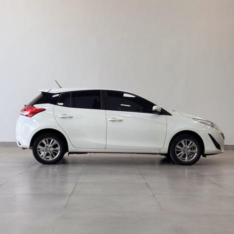 TOYOTA Yaris Hatch 1.5 16V 4P FLEX XL PLUS CONNECT MULTIDRIVE AUTOMÁTICO CVT, Foto 7