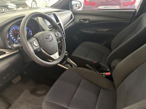 TOYOTA Yaris Hatch 1.5 16V 4P FLEX XL PLUS CONNECT MULTIDRIVE AUTOMÁTICO CVT, Foto 2