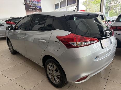 TOYOTA Yaris Hatch 1.5 16V 4P FLEX XL PLUS CONNECT MULTIDRIVE AUTOMÁTICO CVT, Foto 9