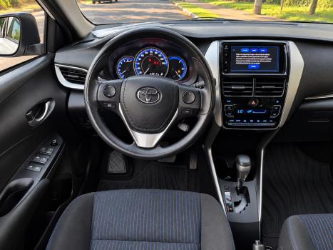 TOYOTA Yaris Hatch 1.5 16V 4P FLEX XL MULTIDRIVE AUTOMÁTICO CVT, Foto 4