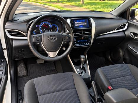 TOYOTA Yaris Hatch 1.5 16V 4P FLEX XL MULTIDRIVE AUTOMÁTICO CVT, Foto 12