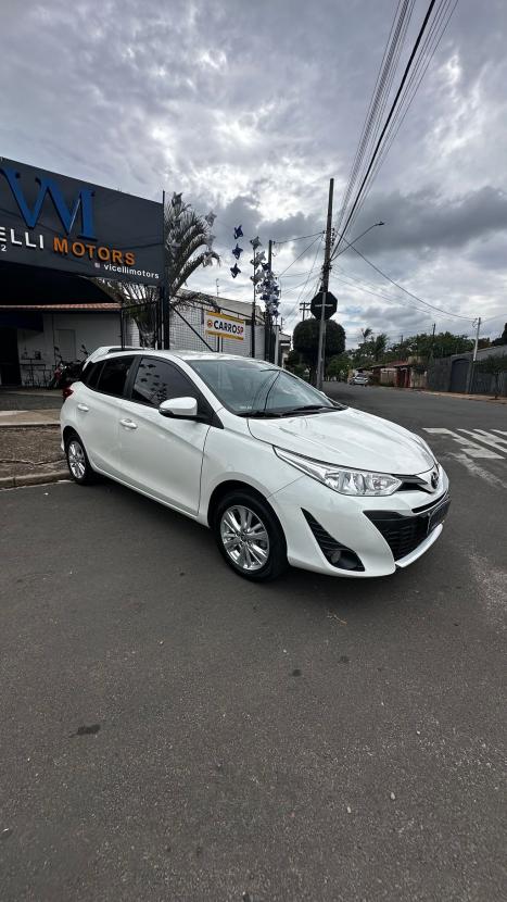 TOYOTA Yaris Hatch 1.3 16V 4P FLEX XL PLUS TECH MULTIDRIVE AUTOMÁTICO CVT, Foto 6