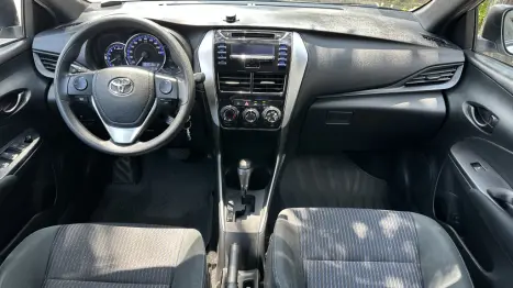 TOYOTA Yaris Hatch 1.3 16V 4P FLEX XL MULTIDRIVE AUTOMÁTICO CVT, Foto 6
